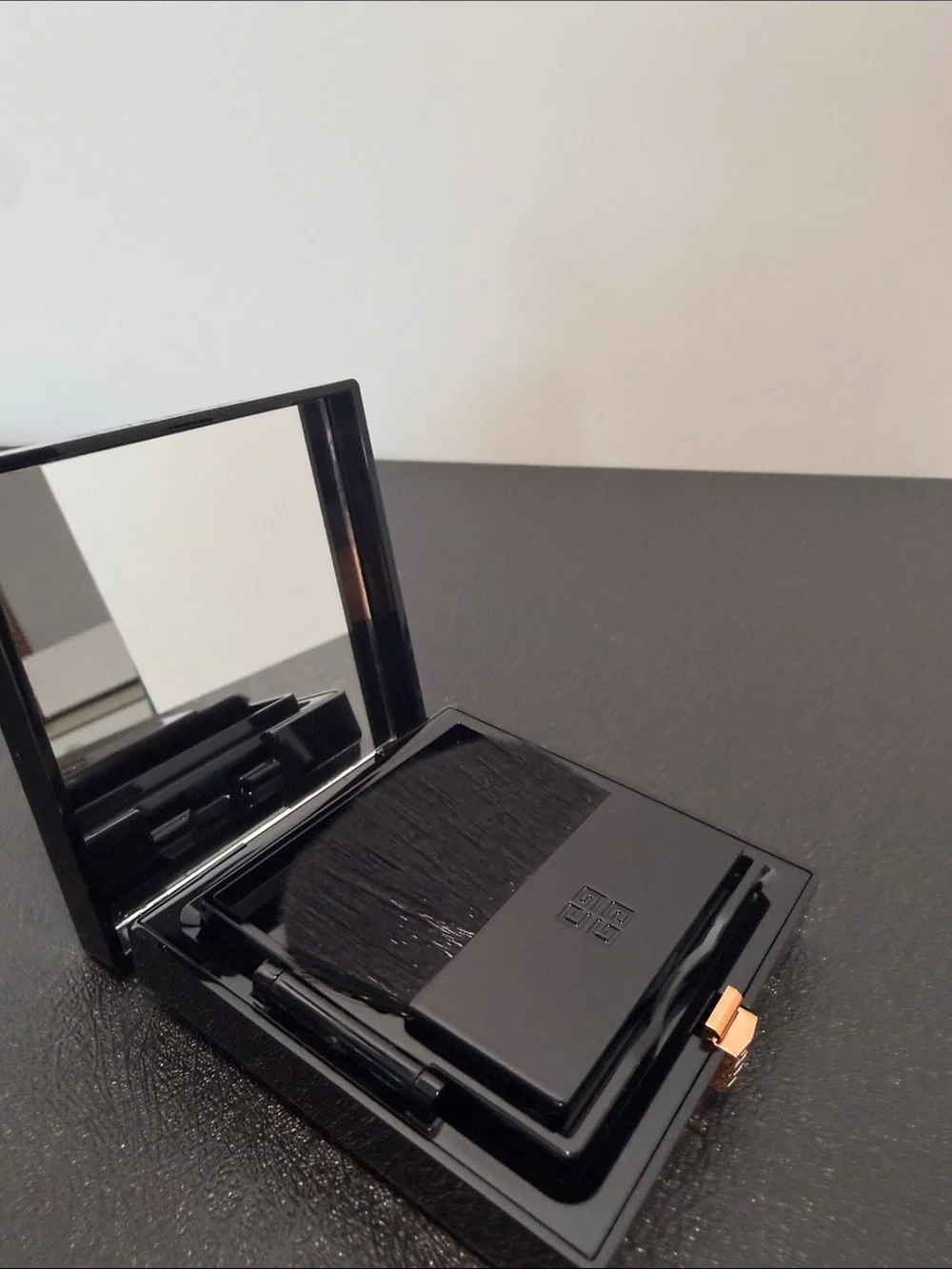 Givenchy Compact Bronzer & Contour Palette in Tone Pans 002 popeline bronzee