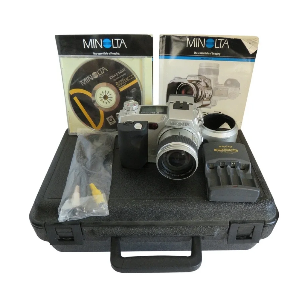 Minolta DiMAGE 7i 5.0MP Digital Camera Kit with 7x Zoom Lens Hard Case Charger