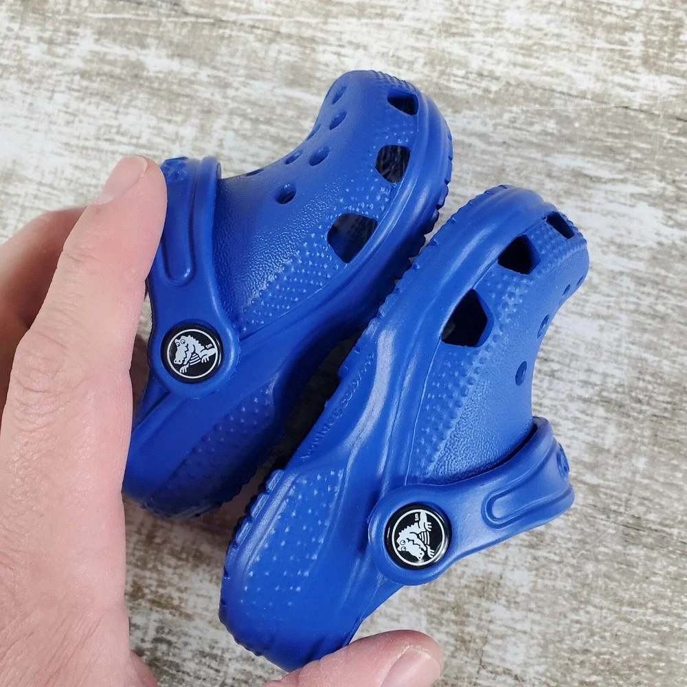 Crocs Classic Clogs Toddler 2 / 3 Navy Blue Rubber Slingback Round Toe