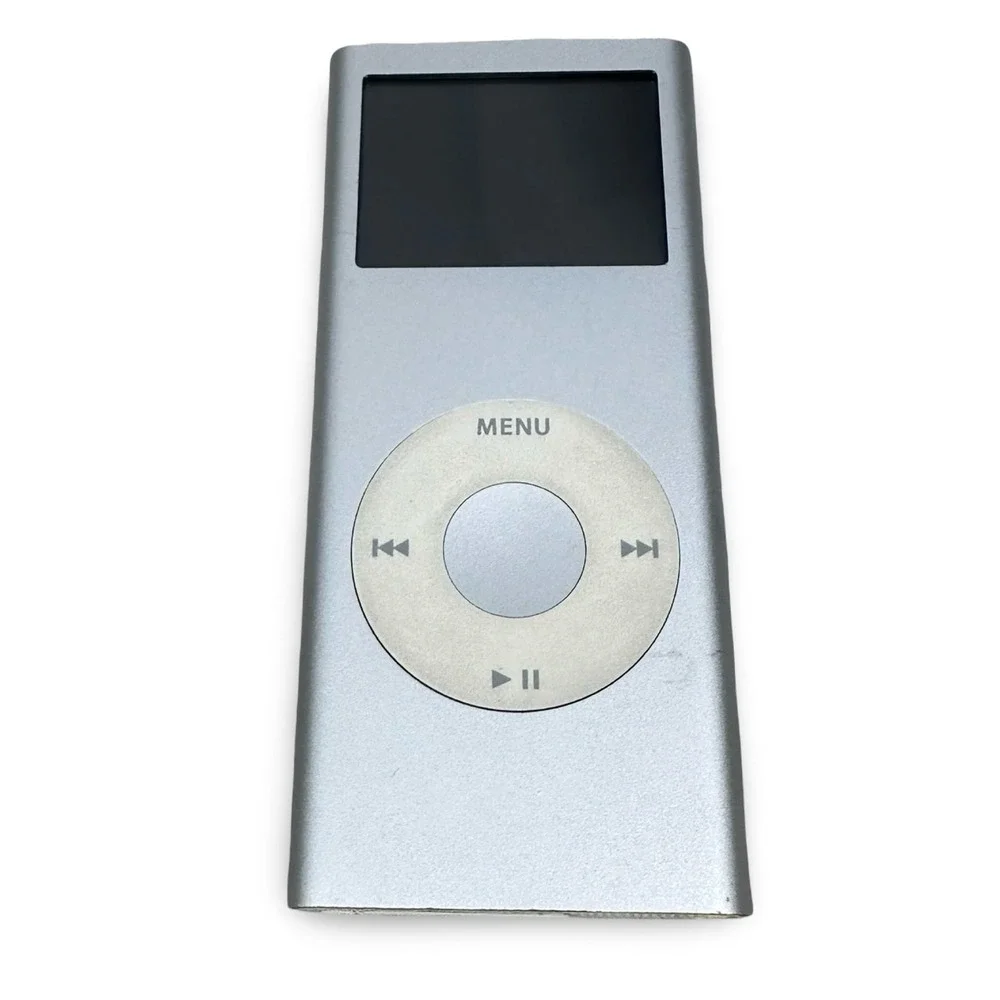 Apple iPod Nano 2nd Gen 4GB Silver A1199 MP3 Silver FOR PARTS REPAIR NO POWER
