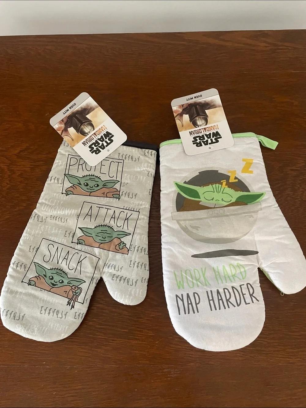 Star Wars Grogu Oven Mitts - Green & Gray new