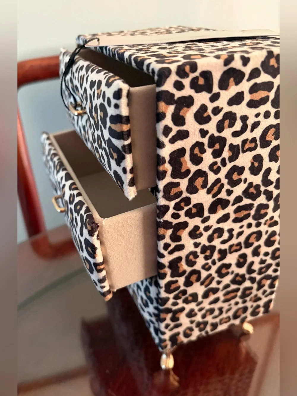 N/A stylish leopard