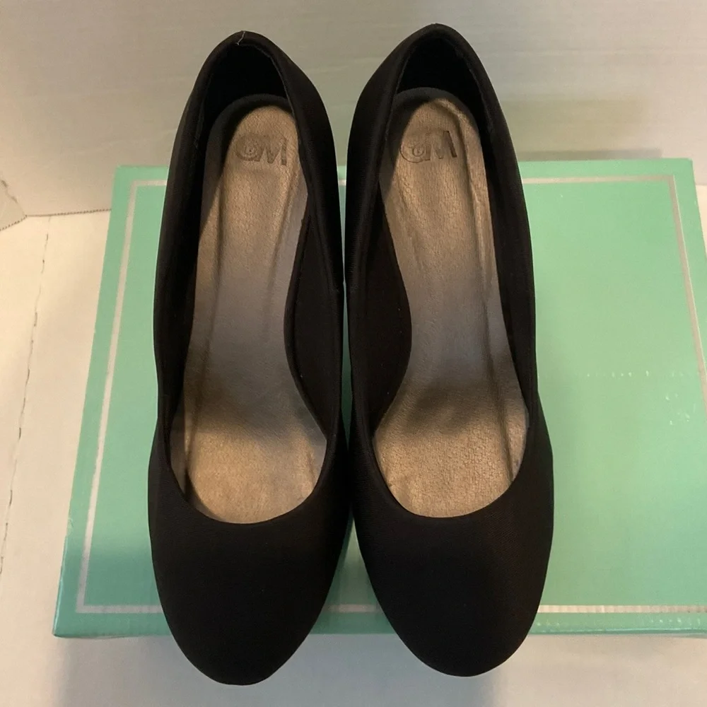 Chelsea Moreland size 10w