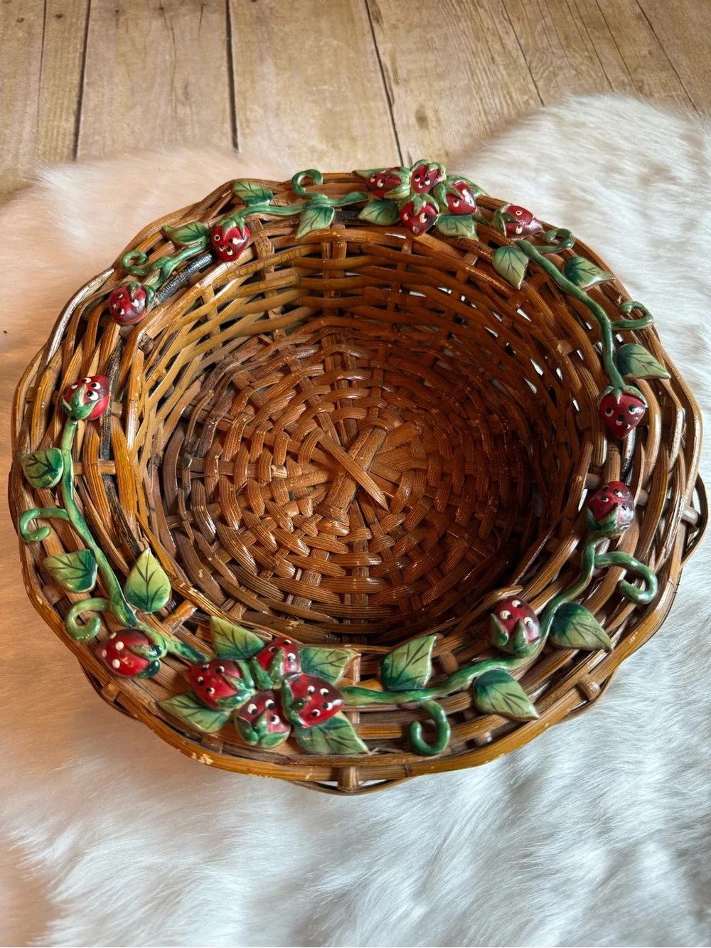 Vintage Strawberry elegant ceramic