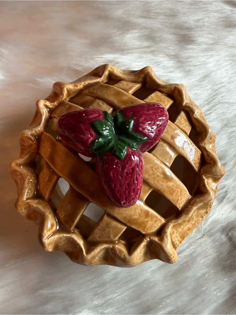 Vintage Strawberry elegant ceramic