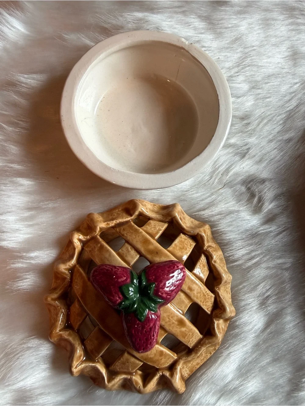 Vintage Strawberry elegant ceramic