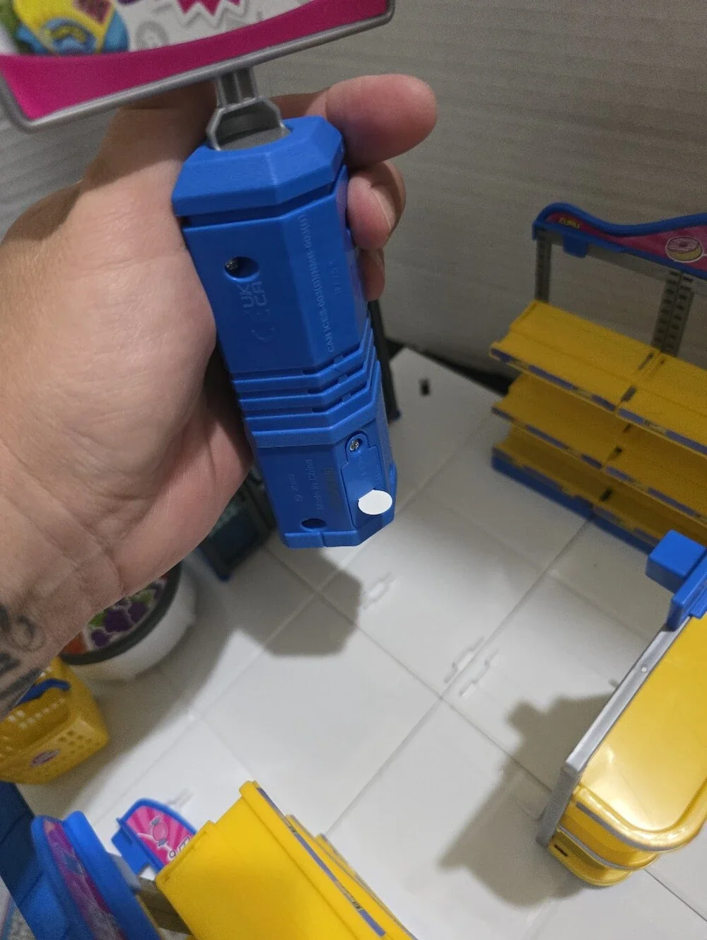 Mini Brands! Series 4 Mini Mart! Pretend Building Toy Grocery Store ZURU brand