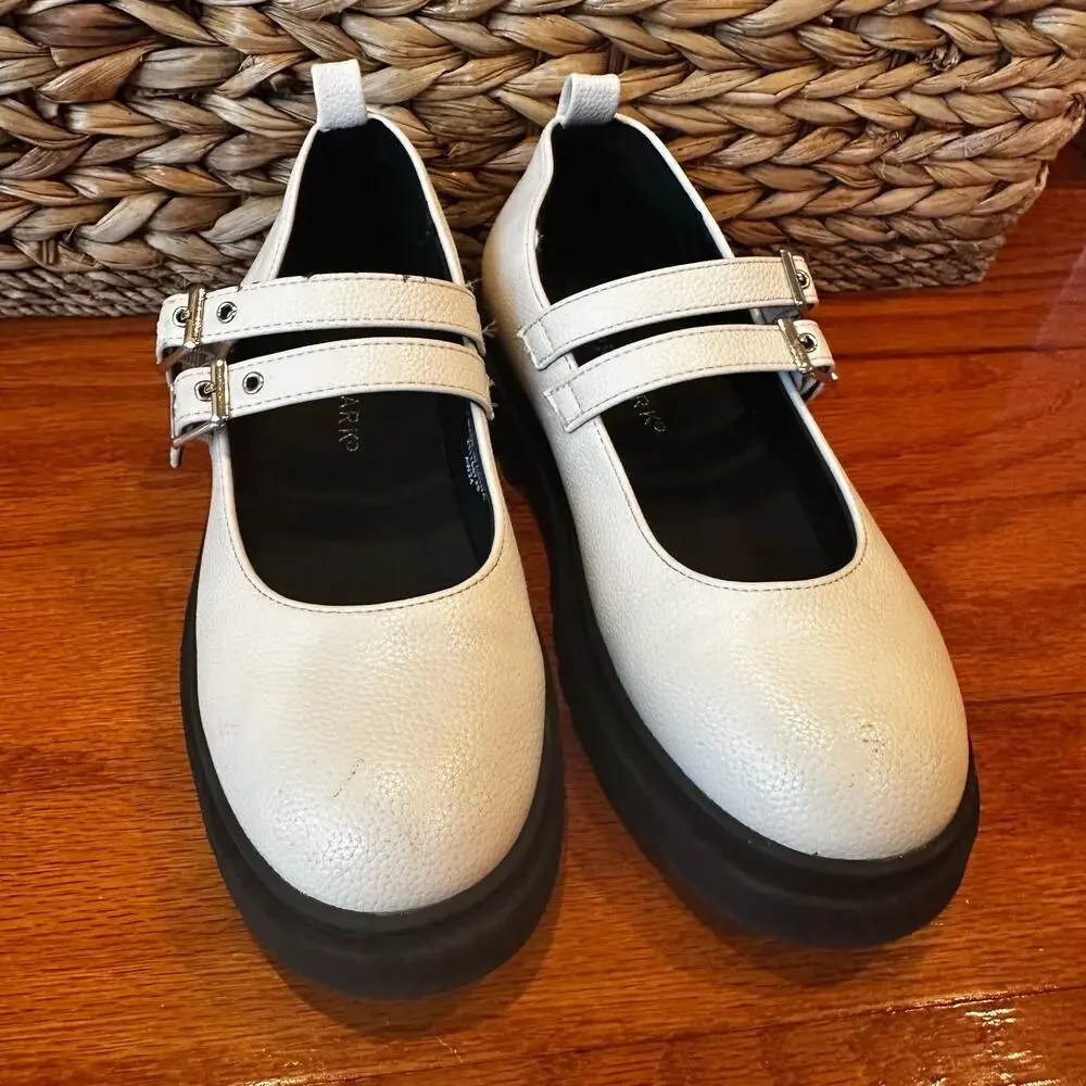 White Mary Janes sz 3 Little Girl