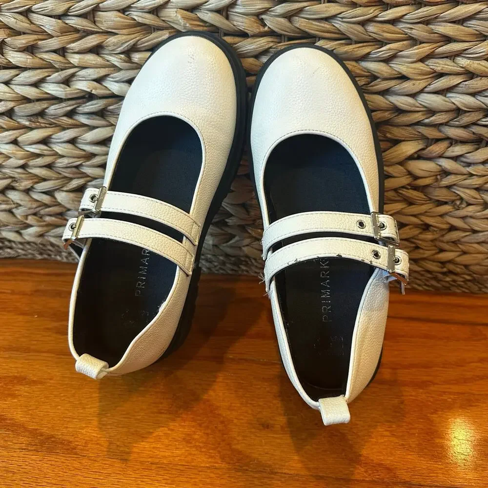 White Mary Janes sz 3 Little Girl