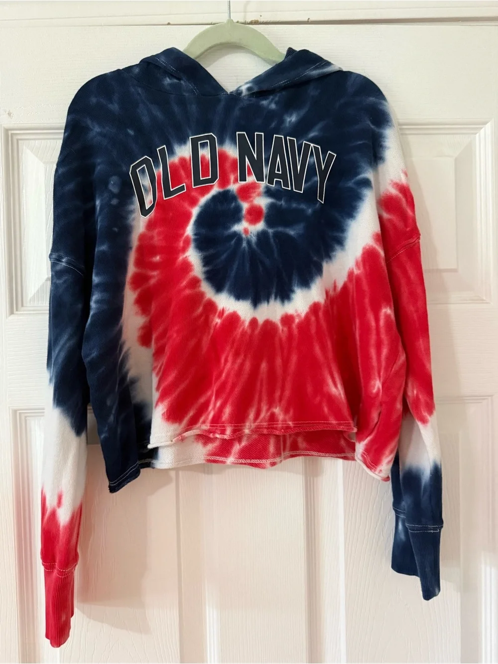Old Navy girls red, white, and blue tie-dye cropped hoodie in a M (8)