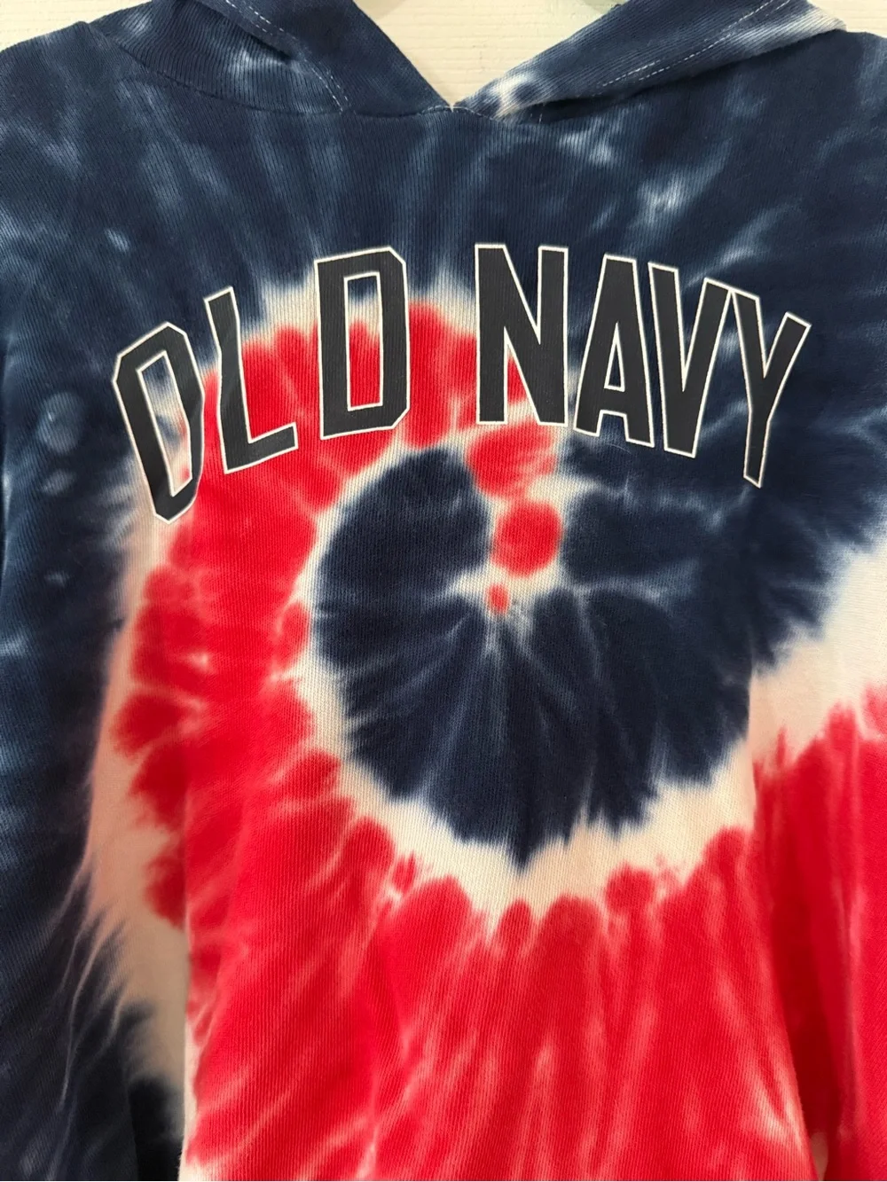 Old Navy girls red, white, and blue tie-dye cropped hoodie in a M (8)