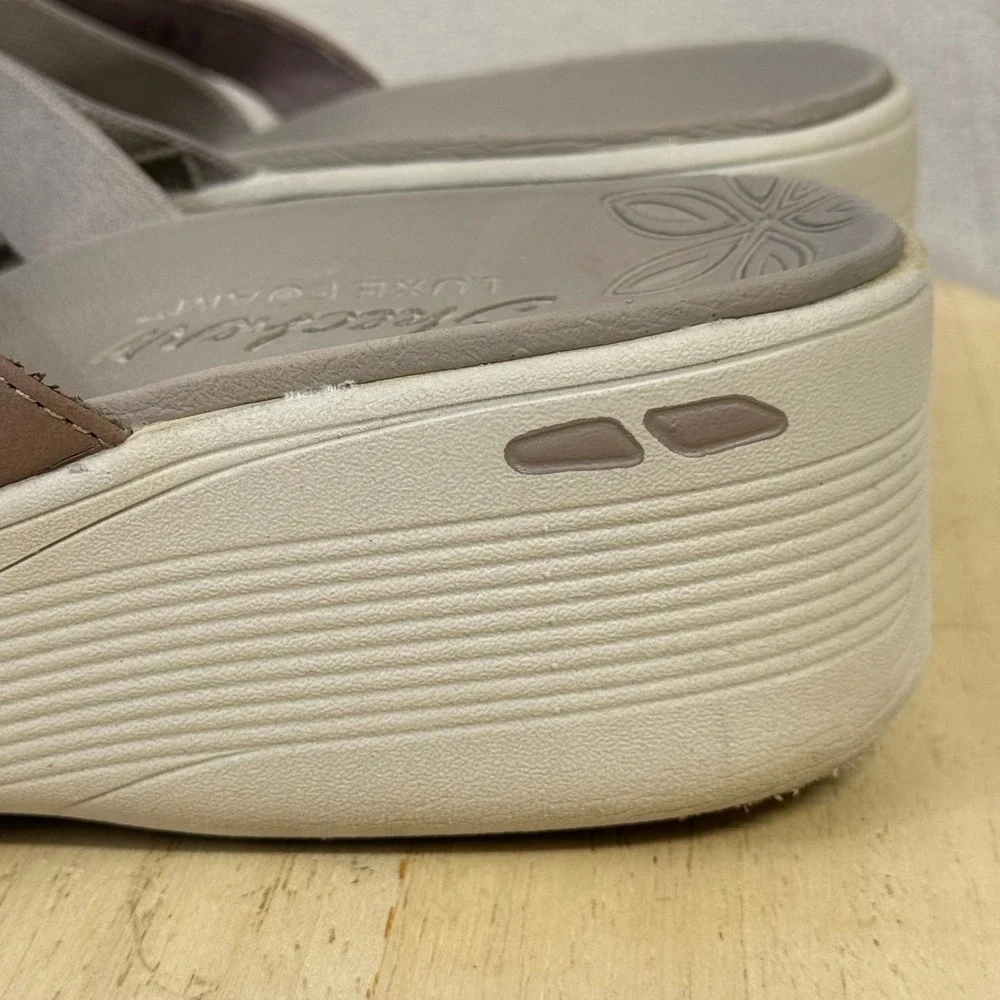 Skechers Luxe Foam Womens Brown Grey Multi Strap Wedge Slide Sandals Size 8