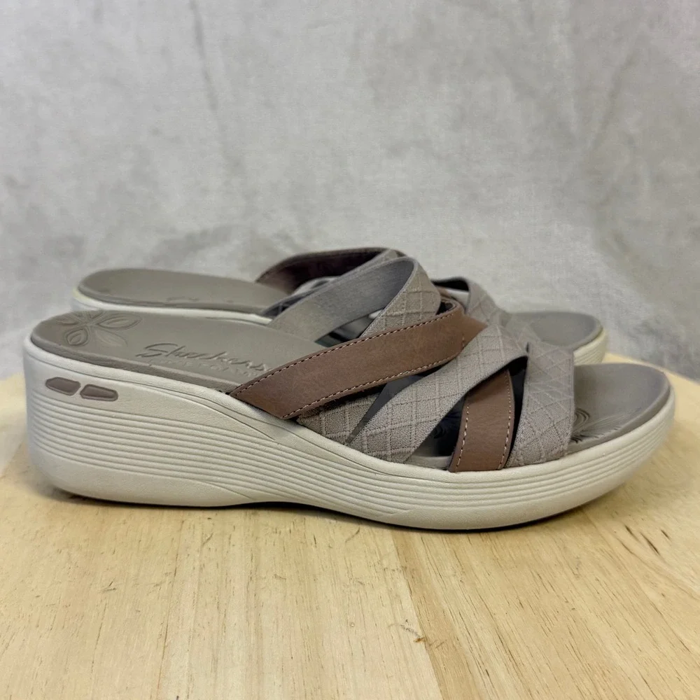 Skechers Luxe Foam Womens Brown Grey Multi Strap Wedge Slide Sandals Size 8
