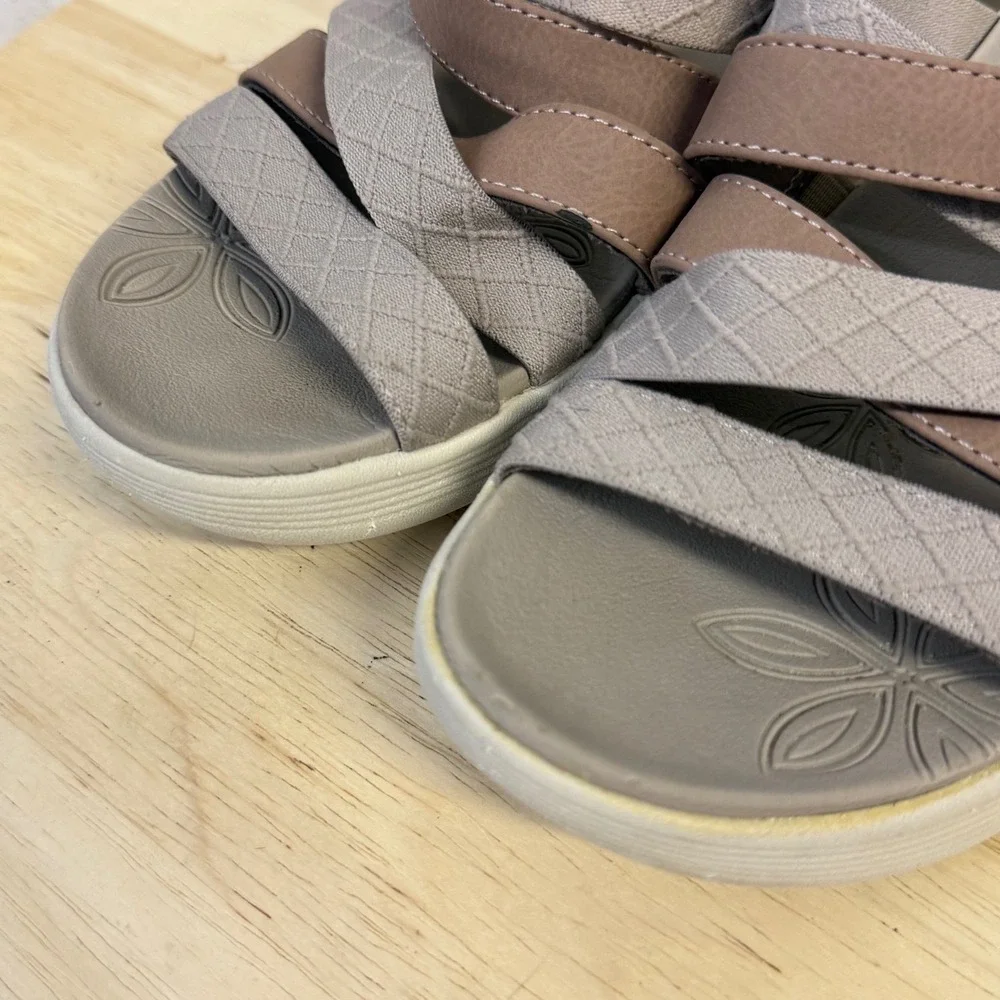 Skechers Luxe Foam Womens Brown Grey Multi Strap Wedge Slide Sandals Size 8