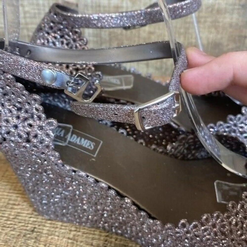 Victoria Adames Tuscany Pumps Womens Size 37 6 Silver Red Glitter Platform Wedge