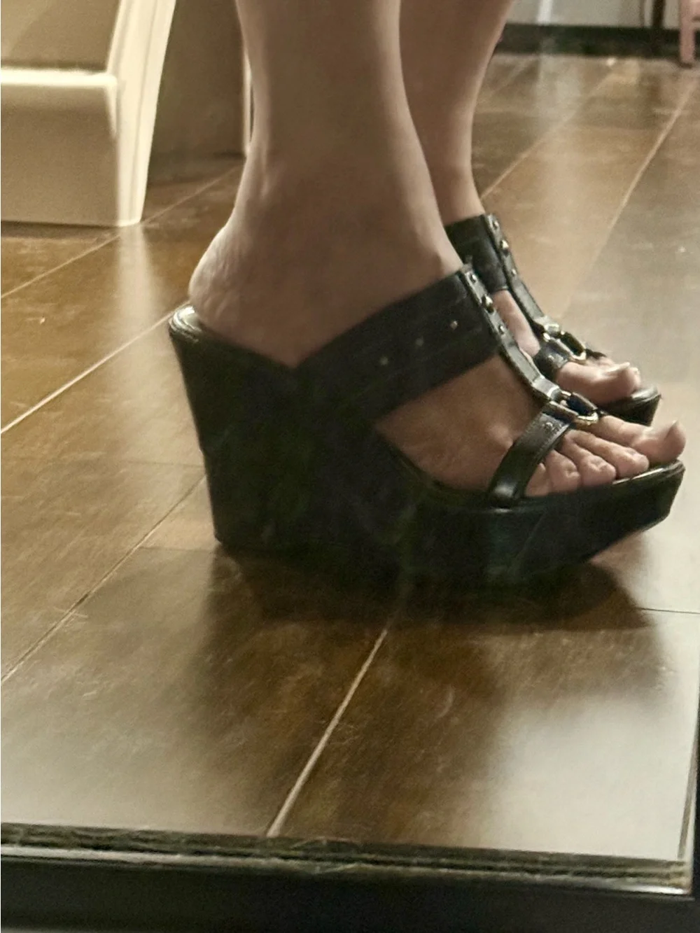Azaleia Black Platform Wedge Sandals
