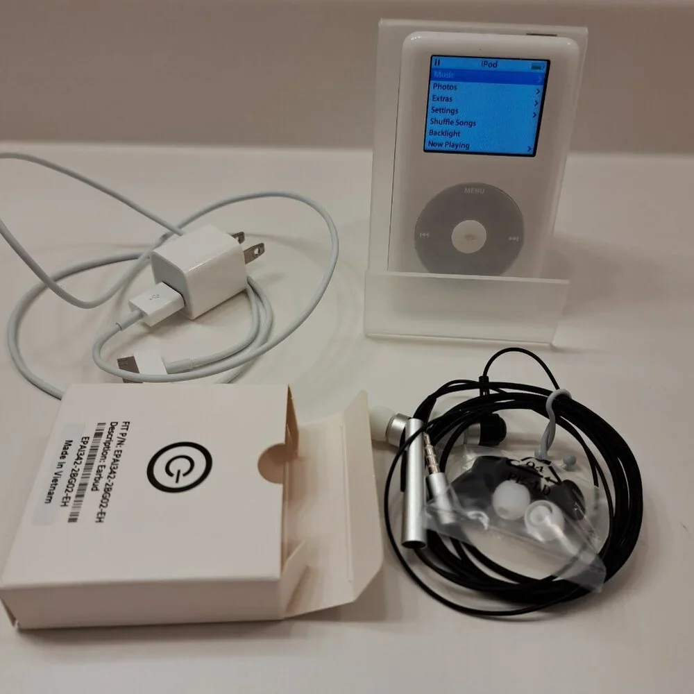 Apple iPod Photo classic 4th Generation 60GB White New Battery