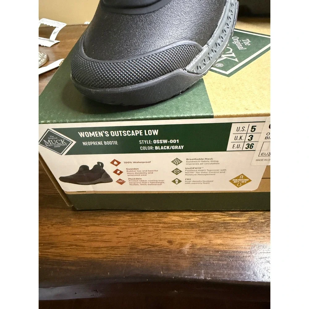Muck Boot Company Outscape Low‎ Womens Black Gray Waterproof Bootie  Size 5