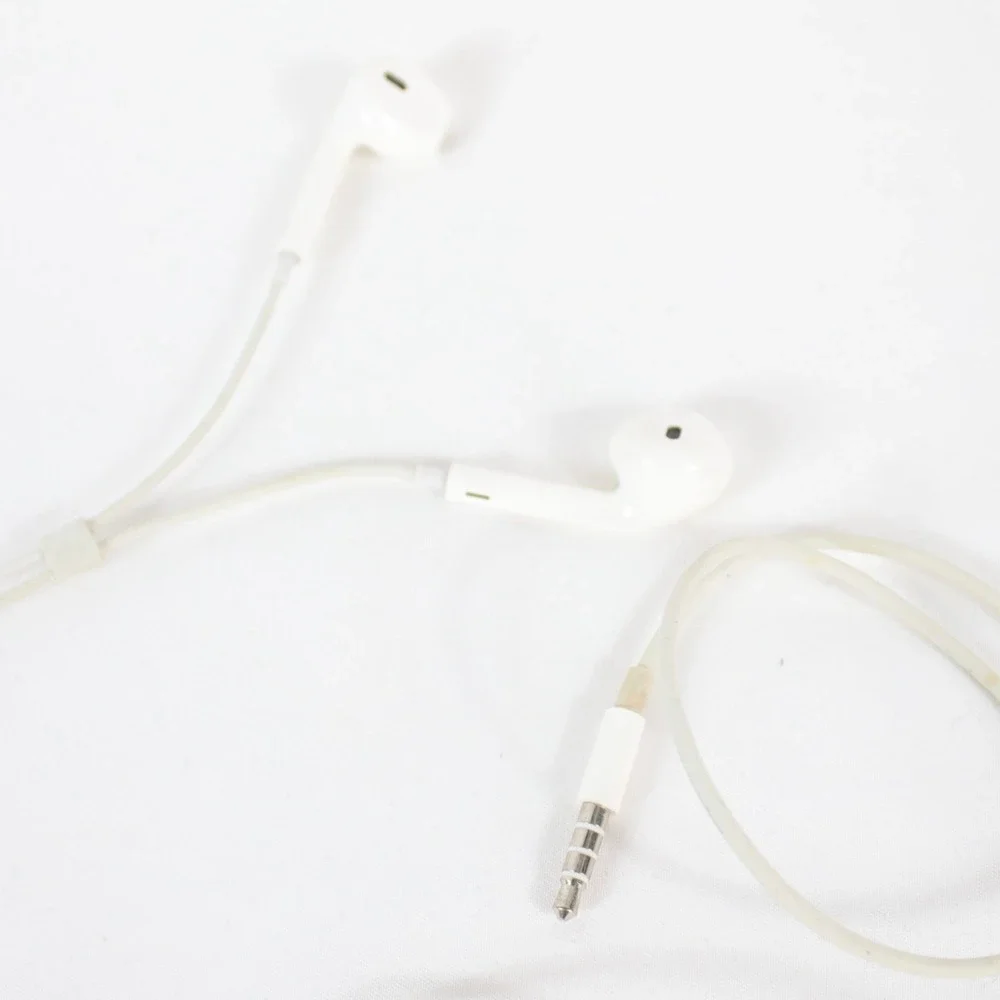 Apple some earphones
