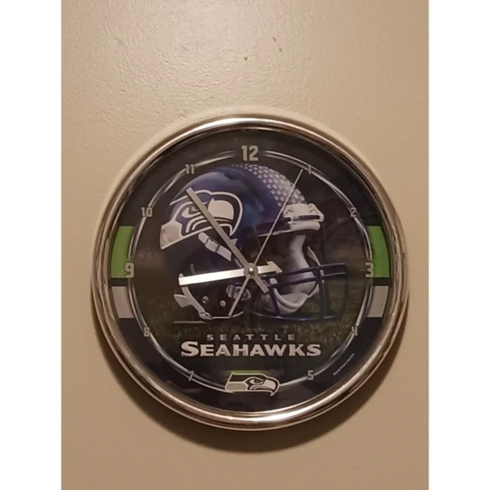 NFL Seattle Seahawks Football Team Chrome Clock Battery‎ Operated Tested