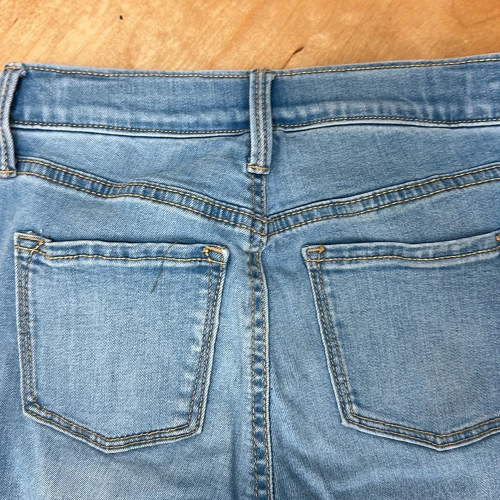 Old Navy hem jeans embroidered