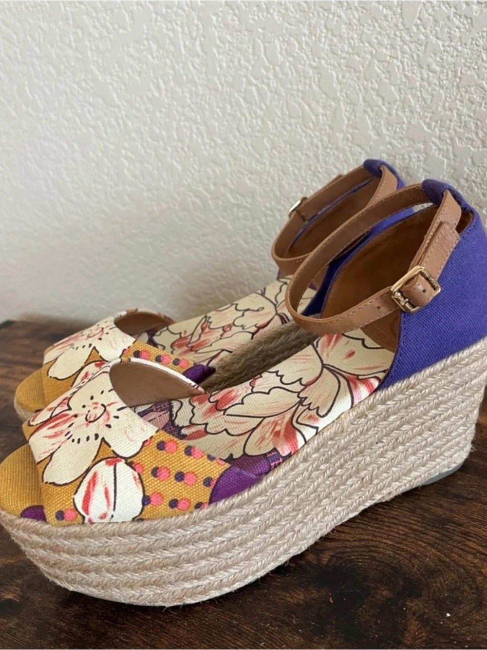 Tory Burch reposhing this