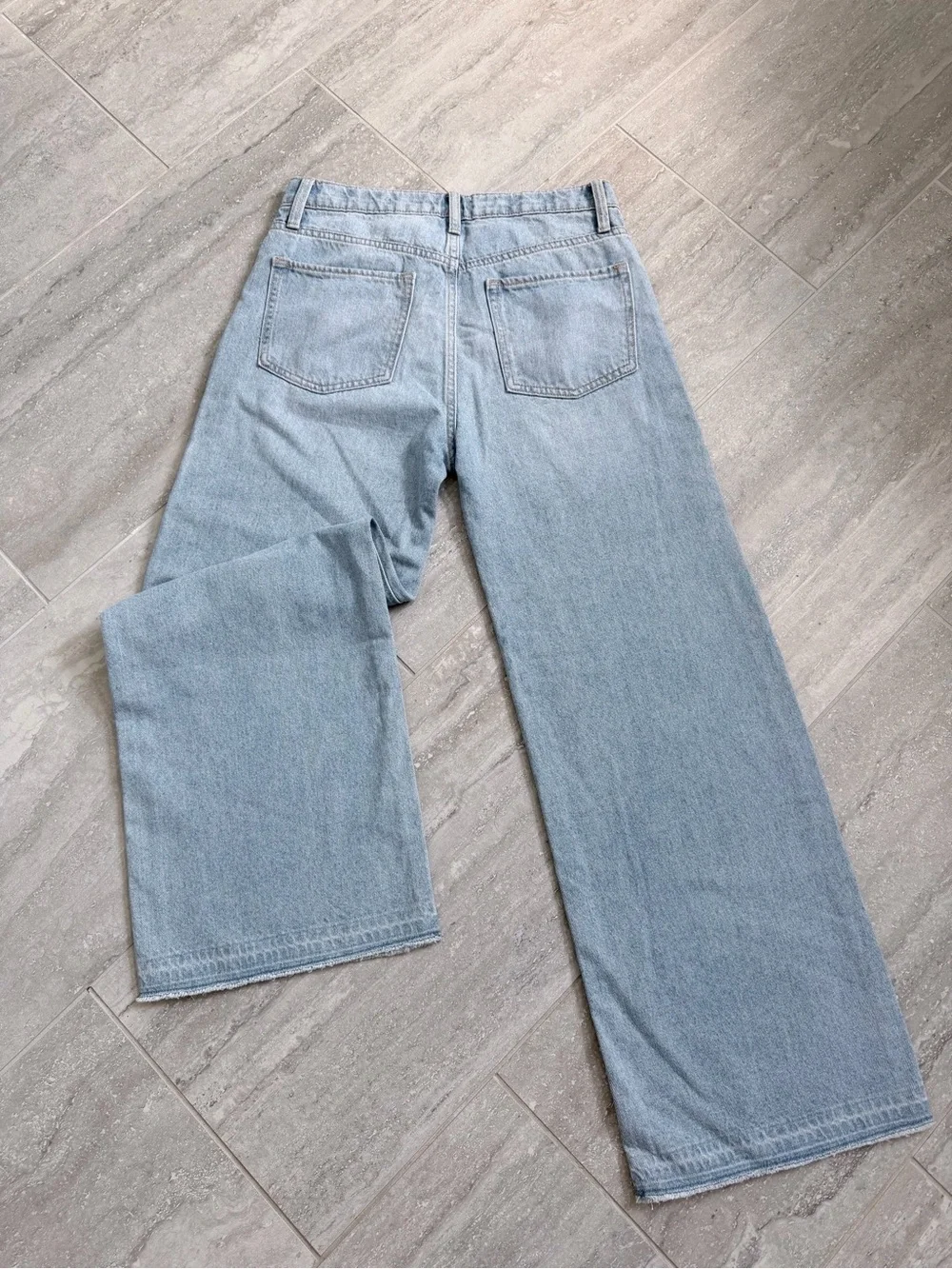 Old Navy distressed 11” 14”