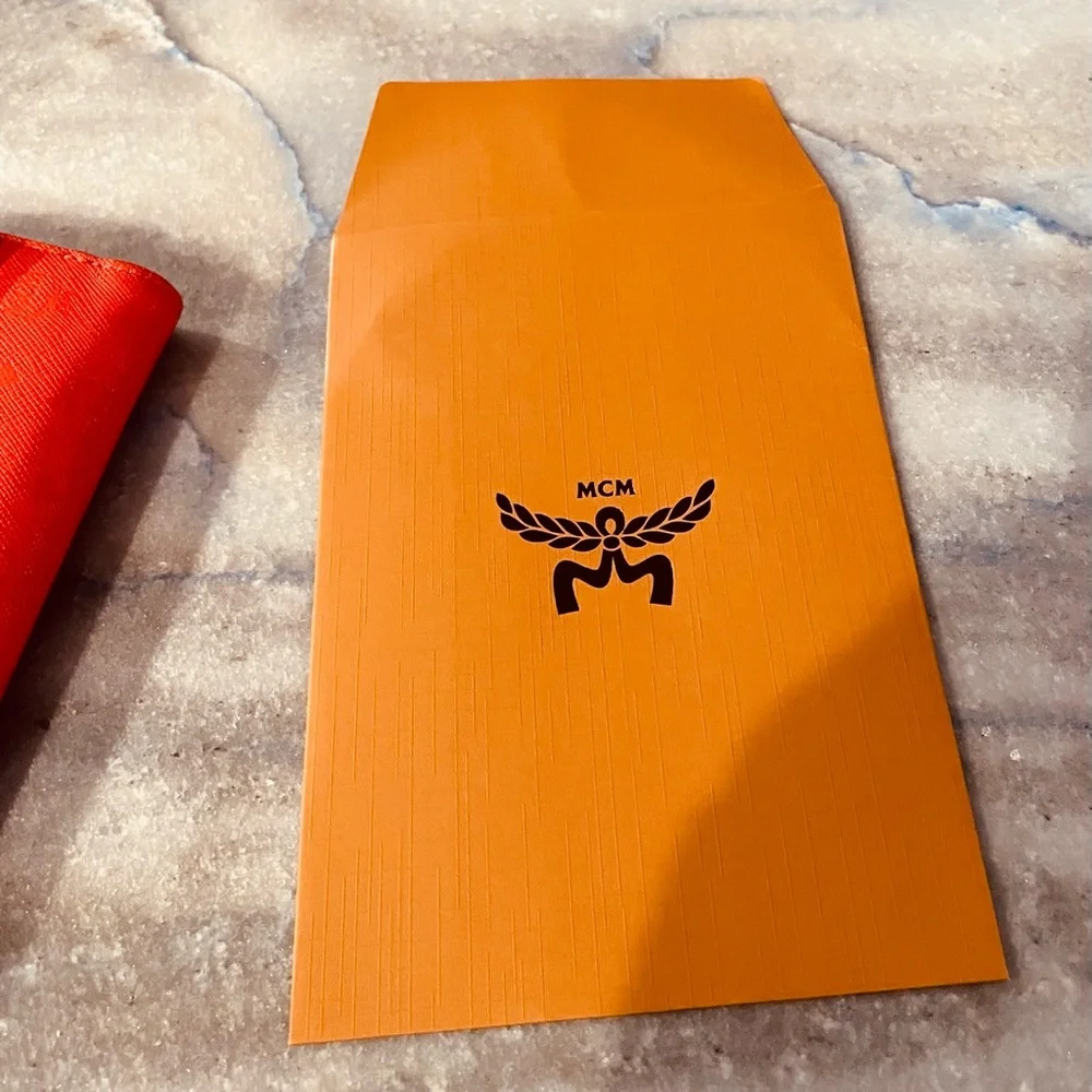 MCM compact orange