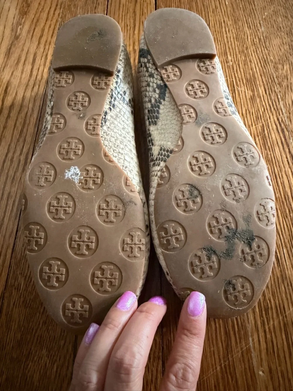 Tory Burch Cream and Black Snakeskin-Print Logo Ballet Flats