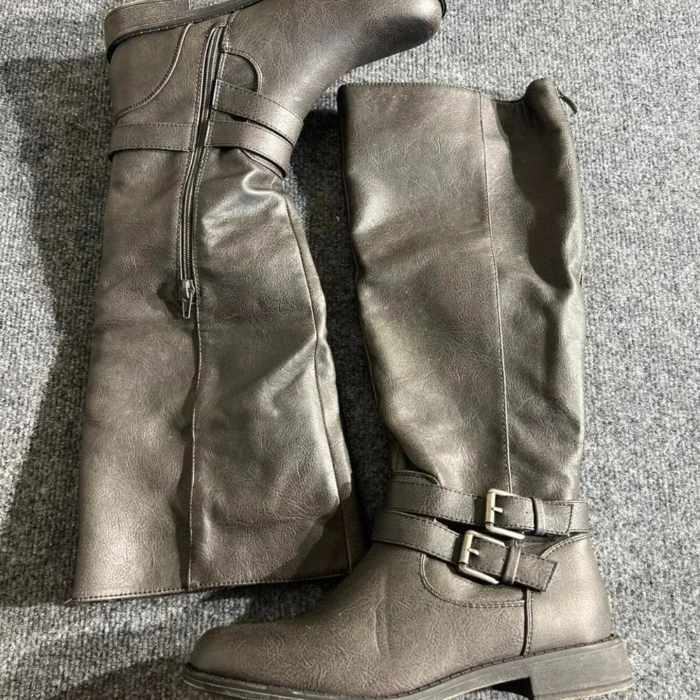 Fayla‎ Womens Knee High Riding Boots Gray Buckle Back Zip Size 8 US 38.5 EU