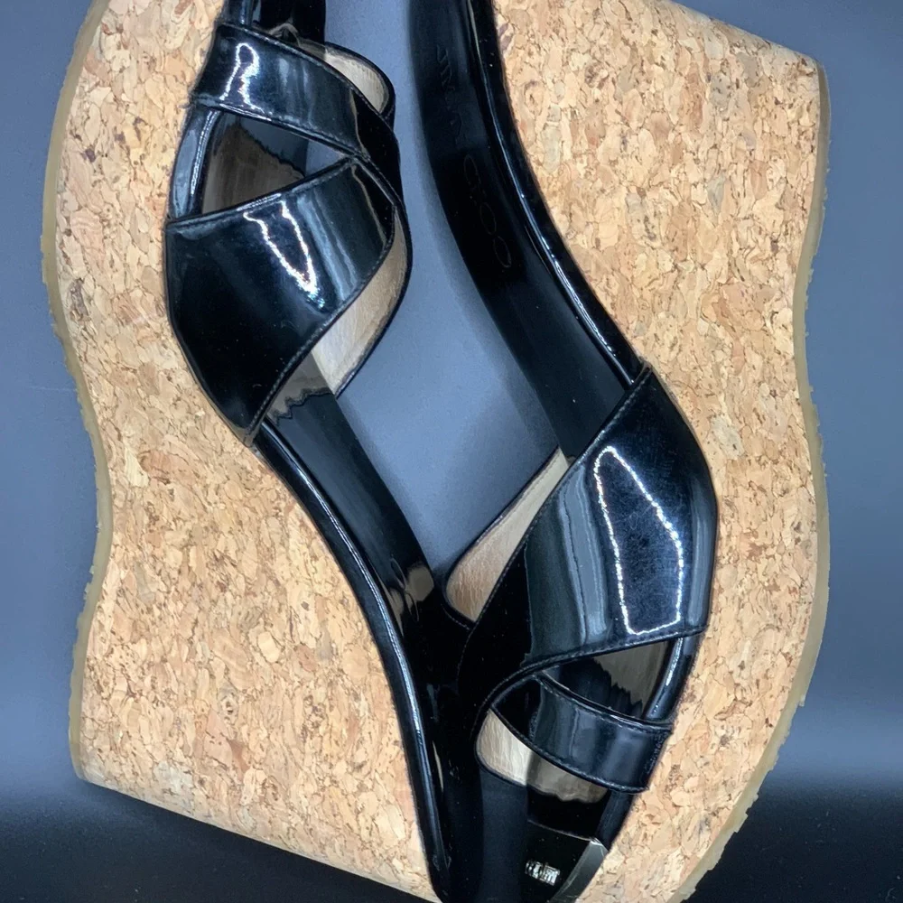 Jimmy Choo upper strappy gold