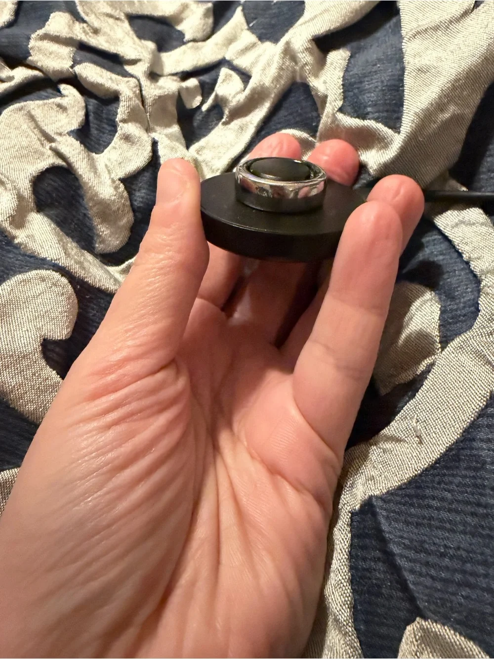 Oura Ring Magnetic Charger Dock - Black with Silver