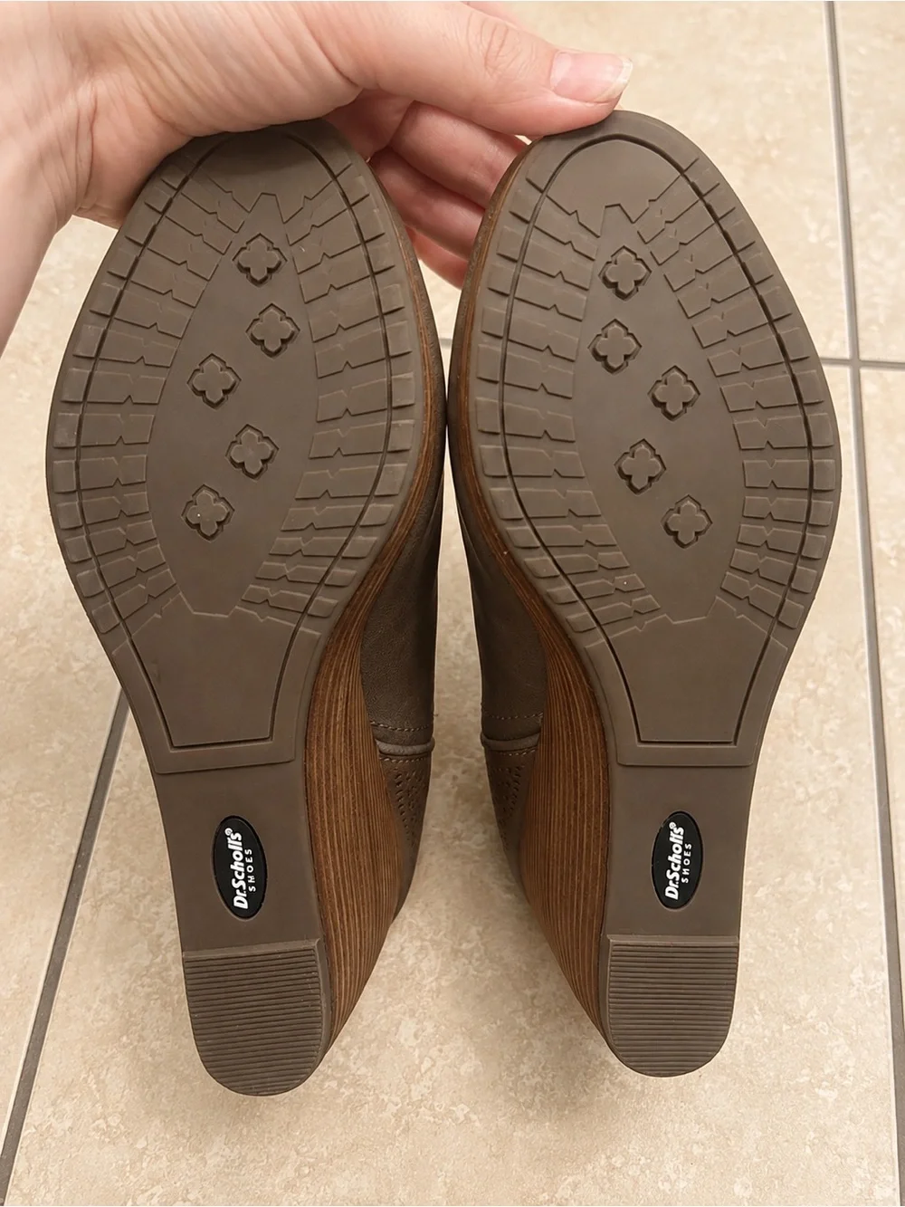 Dr. Scholls contemporary wedge