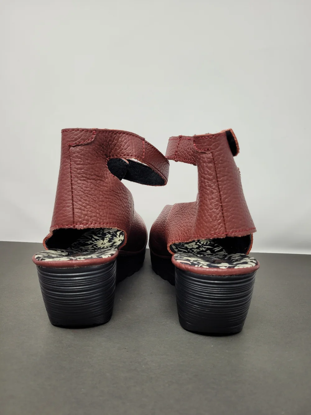 bernie mev. textured leather