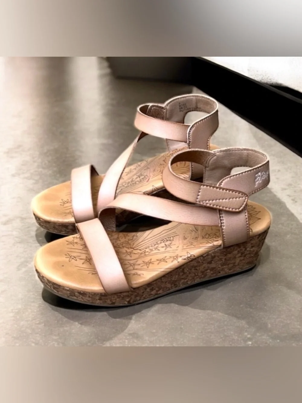 Blowfish Loverli-K Strappy Cork Wedge Sandal in Blush Dyecut Sz 5 1/2