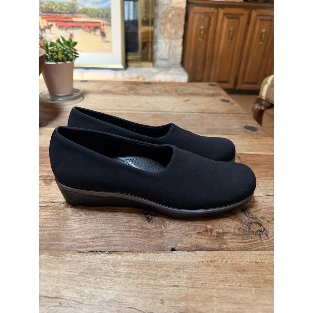 SAS Bliss Black Womens Sz 8.5 Slim Slip On Shoes Tripad Comfort Wedges Stretch