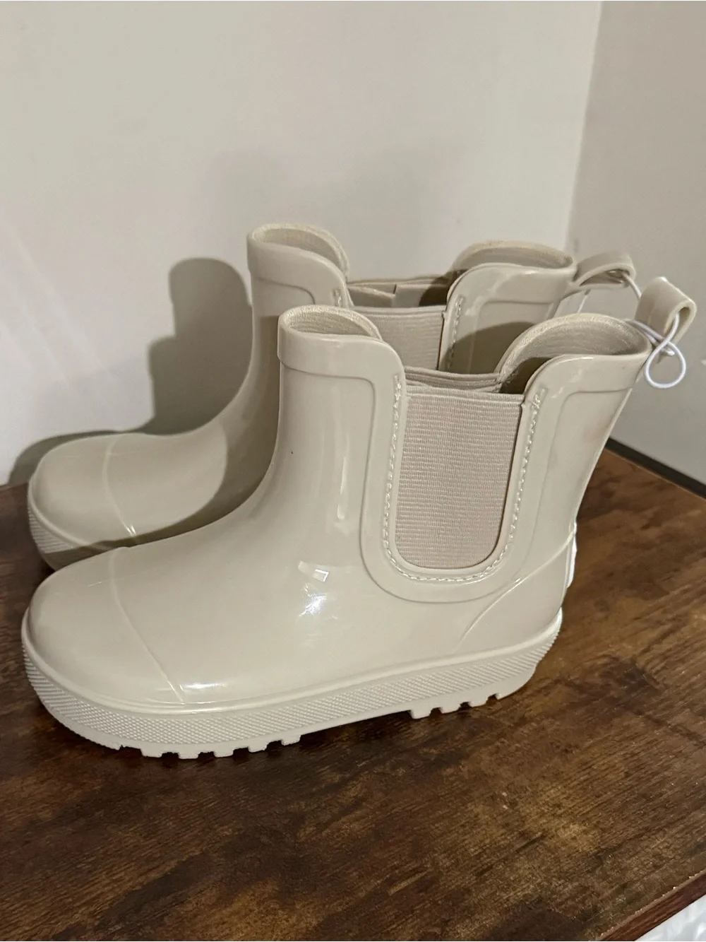 BearPaw glossy cream