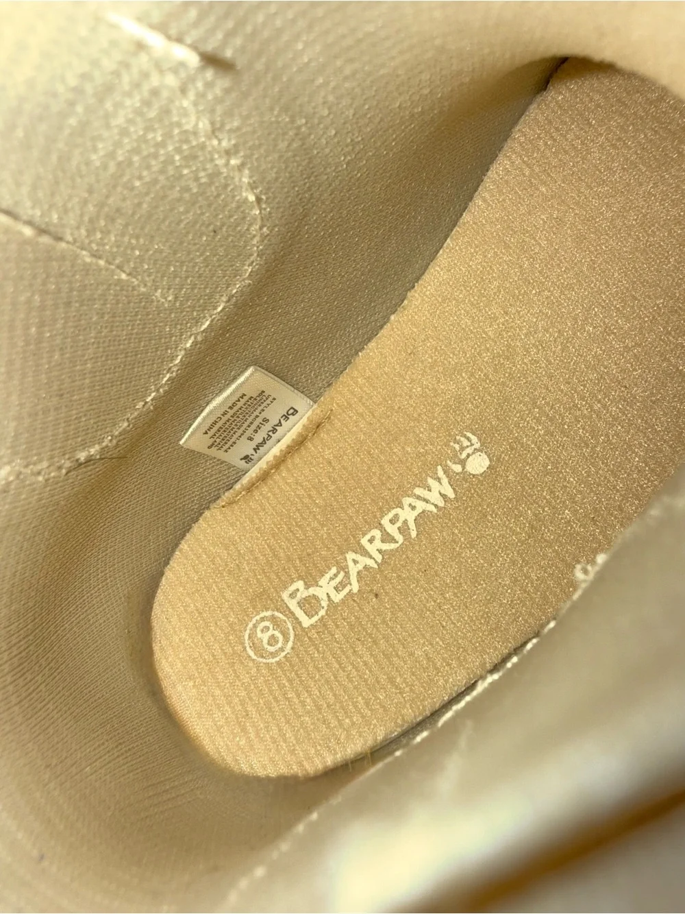 BearPaw glossy cream