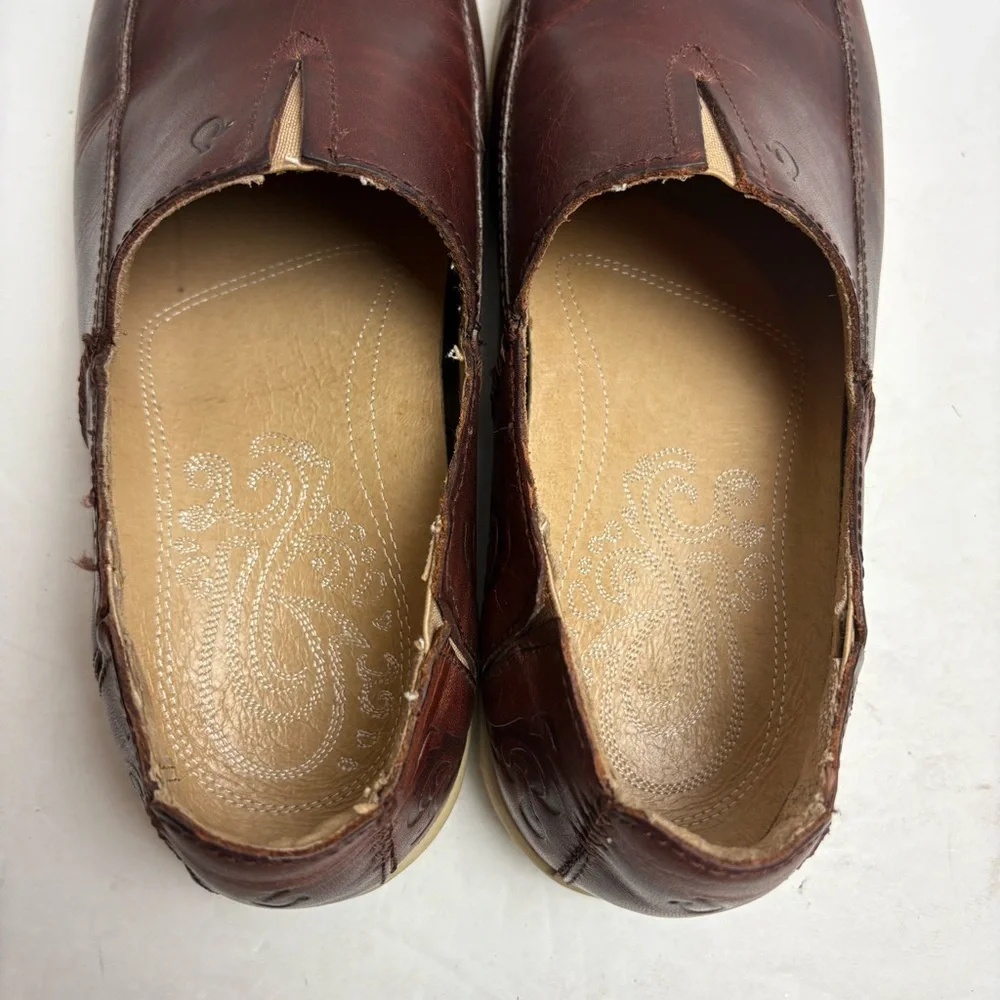 Olukai Kama’aina Men’s Slip on Loafers Brown Leather Tooled Size 9