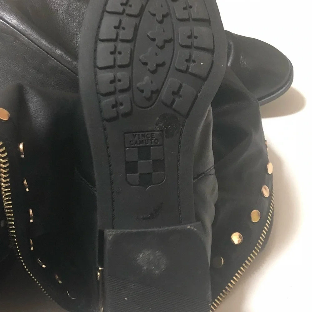 Vince Camuto very fashionable