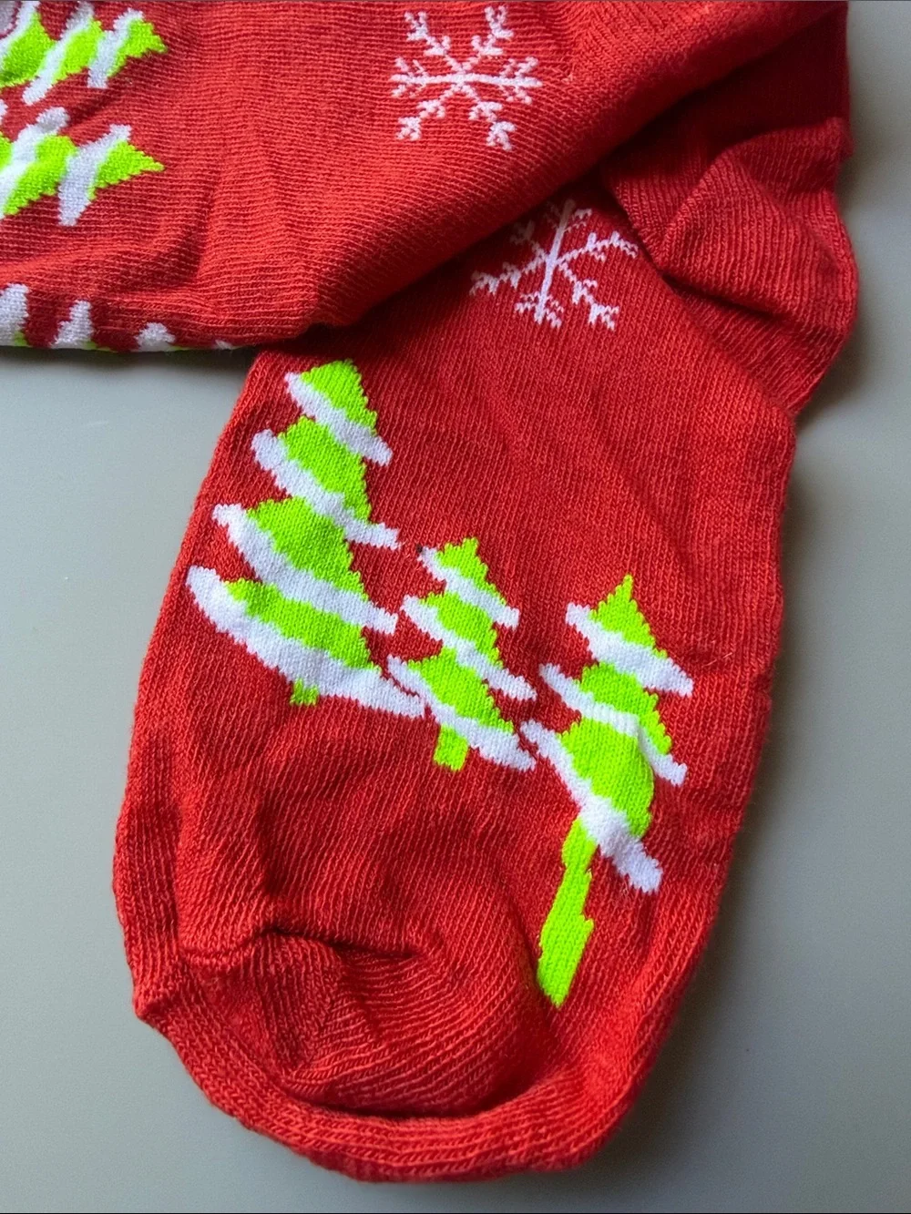 N/A festive red