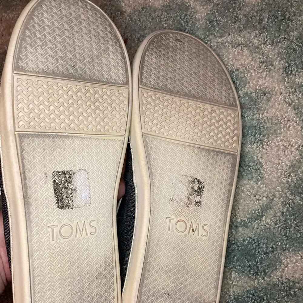 Toms photos size flaws