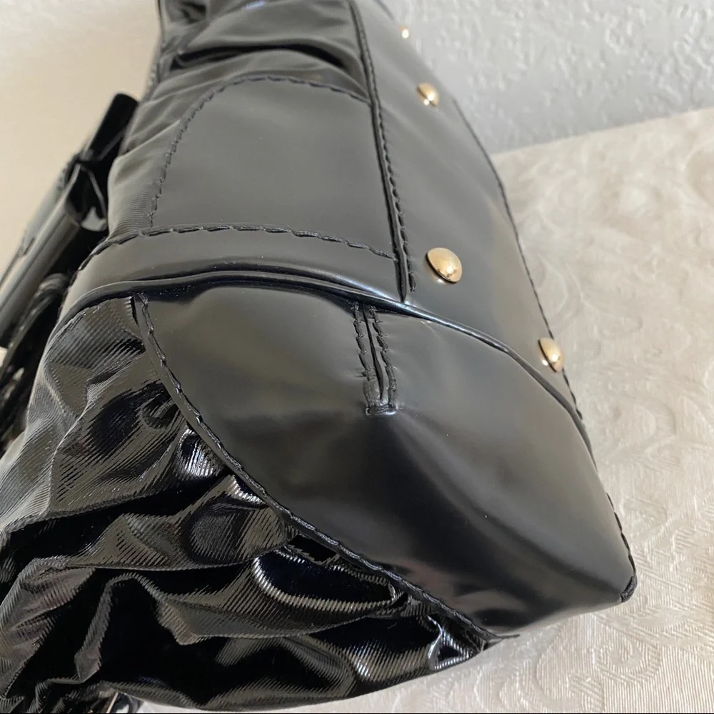 Gucci bag leather