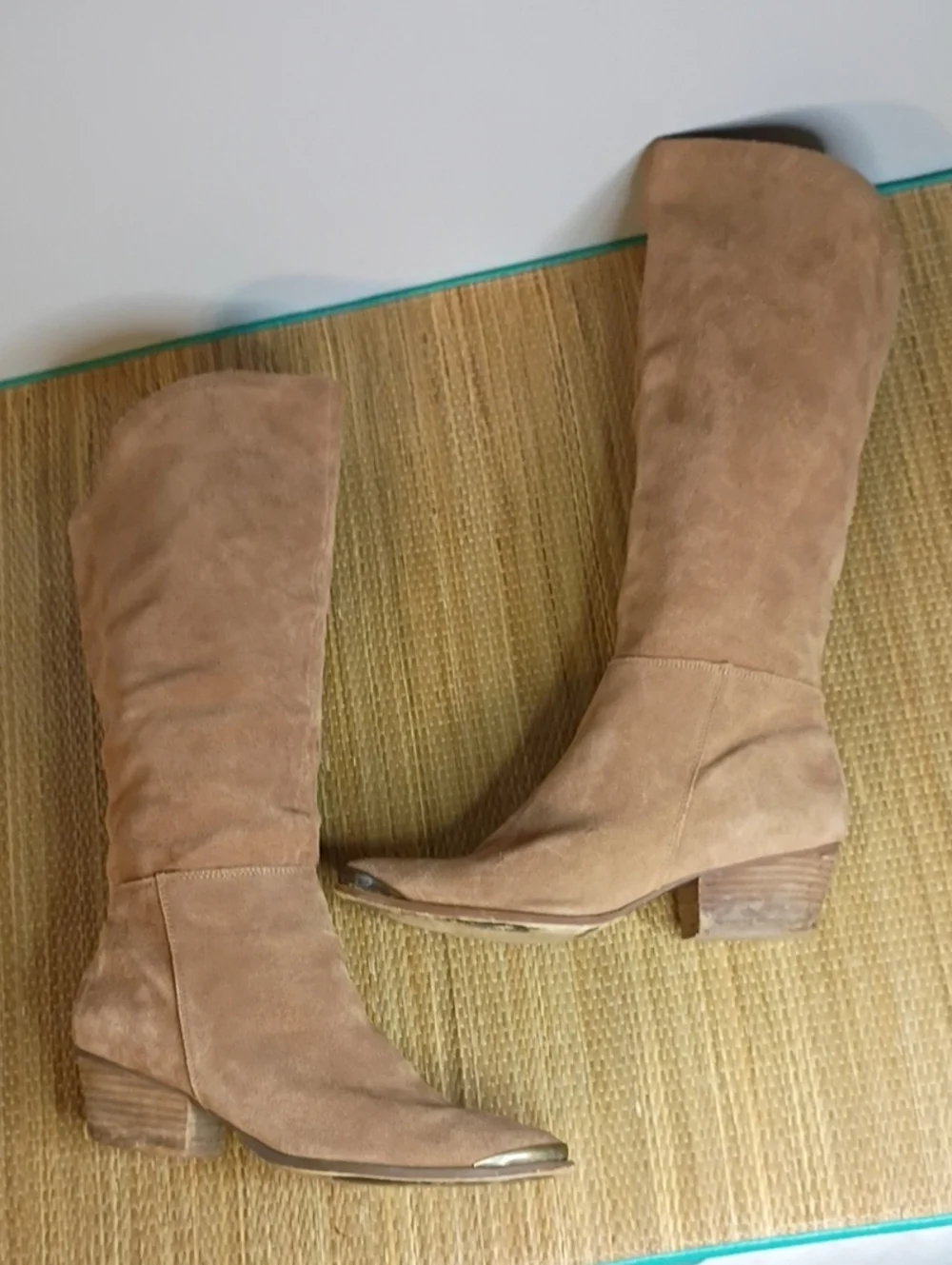 Chinese Laundry easy over toe