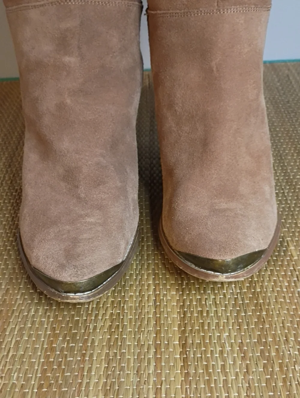 Chinese Laundry tan tone suede