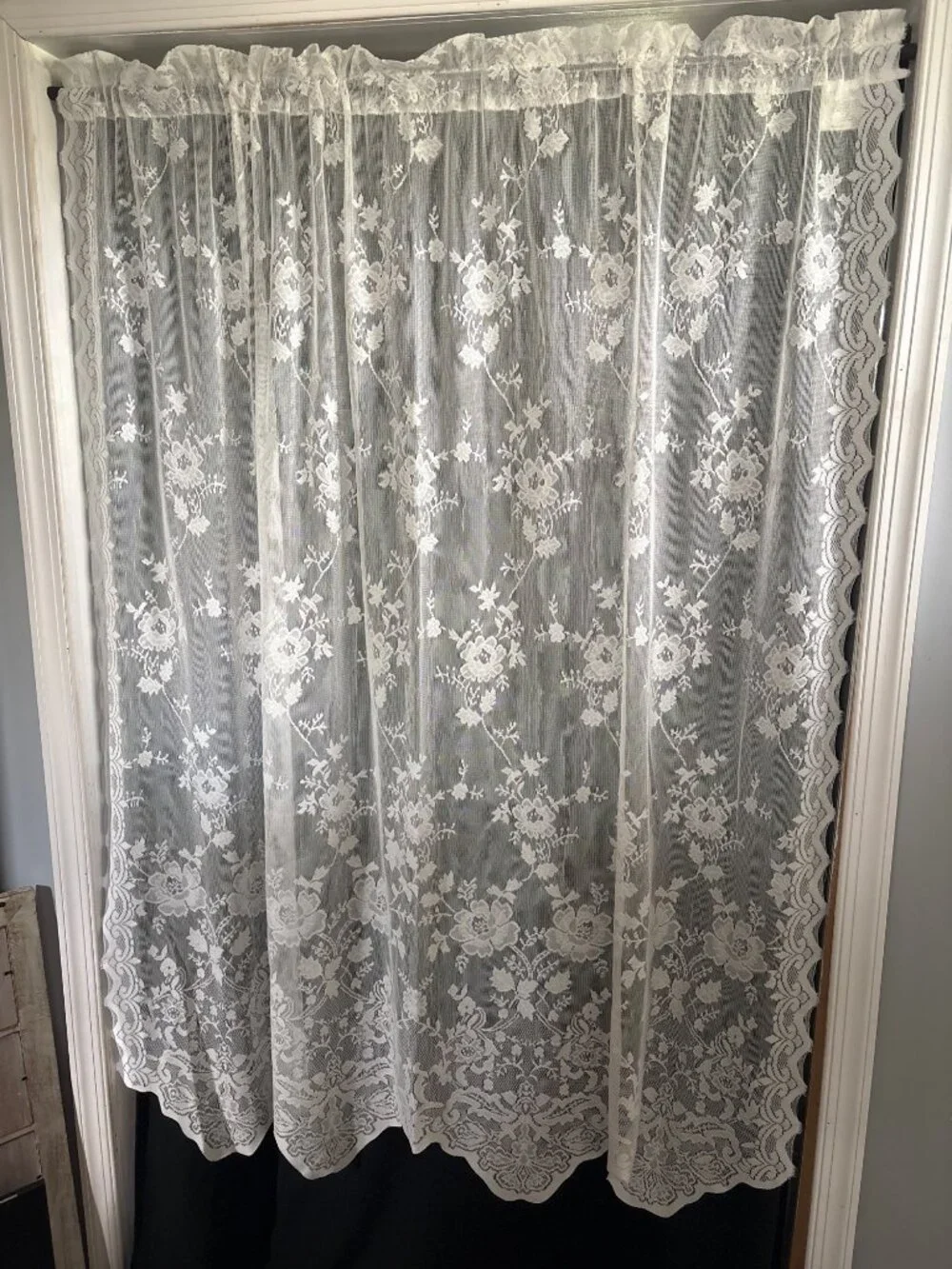 JC Penny Classic Cream Floral Lace Window Curtain 56