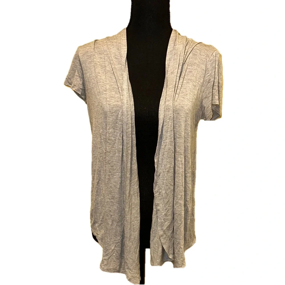 GRAY SHORT SLEEVE JUSTICE CARDIGAN