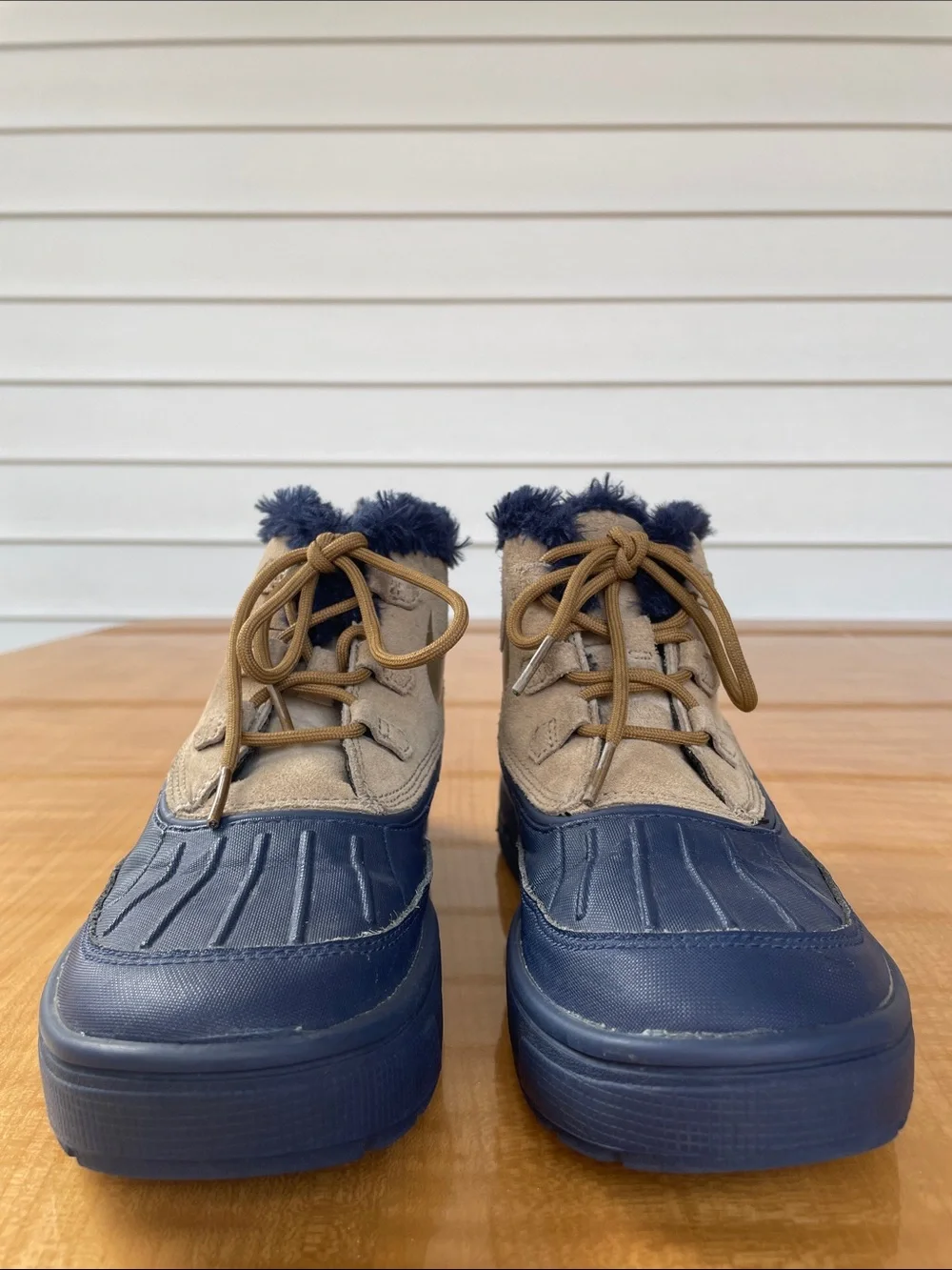 Nike Kids ACG Woodside Chukka 2 Winter Boots blue and tan size 4.5Y Unisex