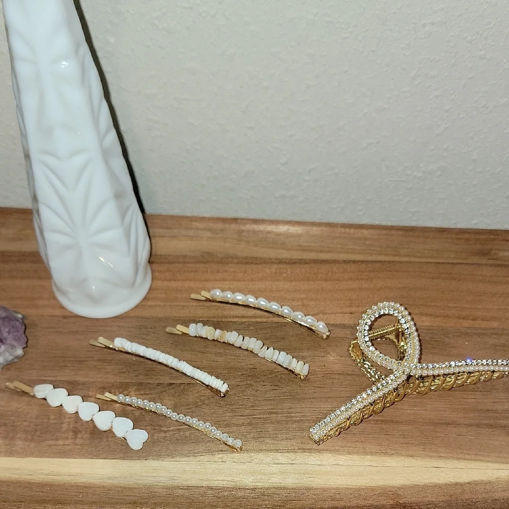 Elegant Gold and White Hair Accessory Set