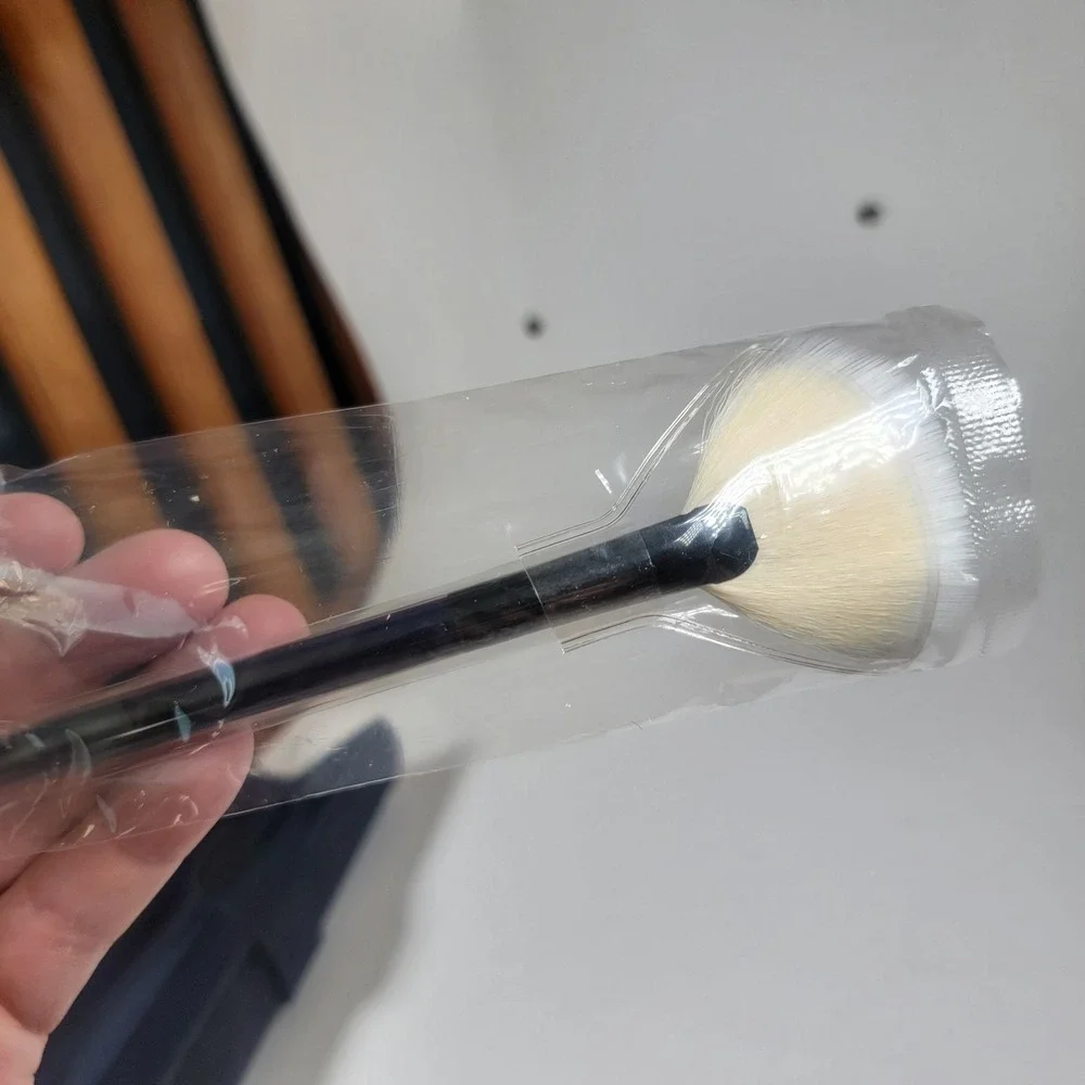 Estee Lauder Blending Shadow Brush 25